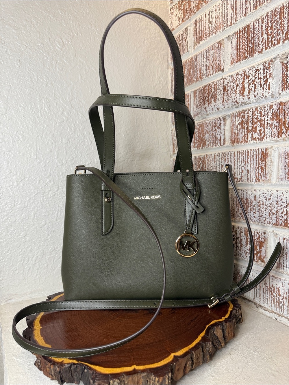 Michael Kors Voyager Medium Crossgrain Leather Tote Bag